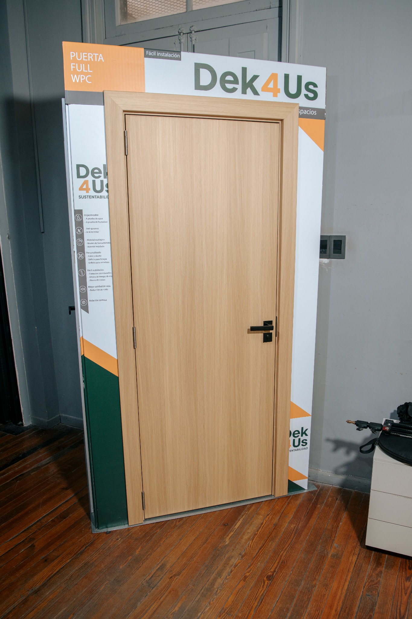 Puerta WPC roble claro DEK4US